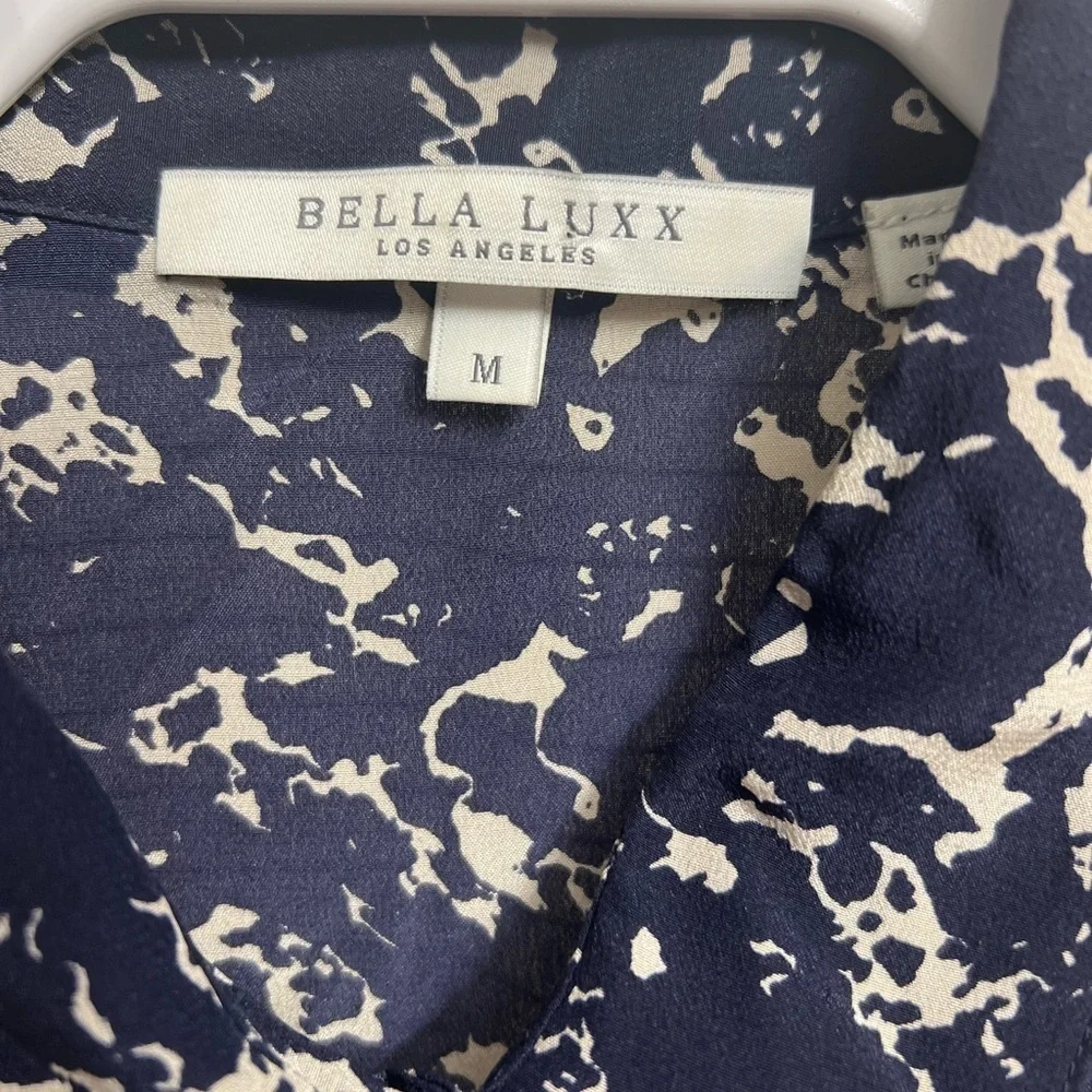 Bella Luxx Los Angeles 100% Silk Summer blouse medium blue & white - Picture 3 of 4